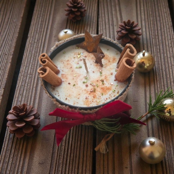 Handcrafted 12 Oz Cinnamon Apple Soy Holiday Candle - Picture 2 of 3